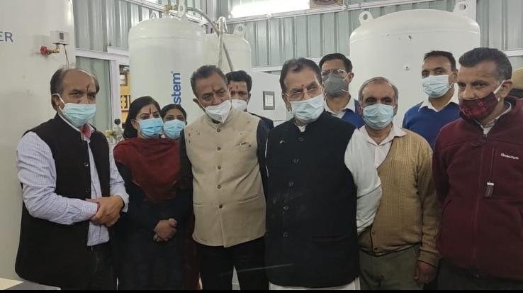  दीनदयाल उपाध्याय अस्पताल शिमला में स्थापित ऑक्सीजन प्लांट का उद्घाटन
