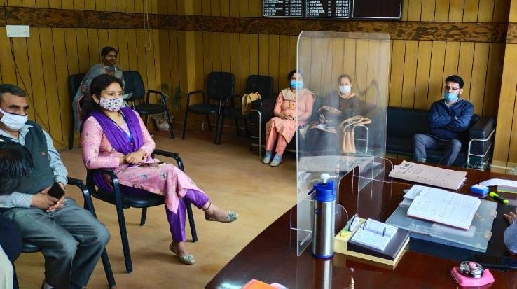  कण्डाघाट : खण्ड स्तरीय कार्यबल की बैठक आयोजित