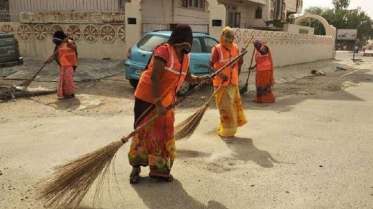 सफाई कर्मचारियों को तीन महीनों के लिए 2.45 करोड़ रुपये की प्रोत्साहन राशि प्रदान की जाएगीः सुरेश भारद्धाज
