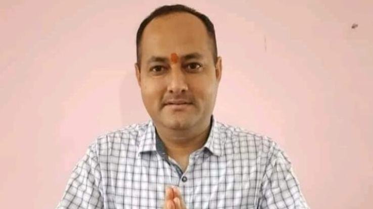 नाहन नगरोटा में लड़की की शादी में मुकेश ठाकुर ने दी 11  हजार  की आर्थिक मदद