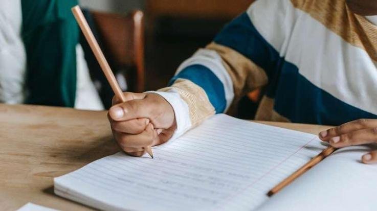 दृष्टिबाधित एवं लिखने में असमर्थ विद्यार्थियों को सरकार ने परीक्षा में दी बड़ी राहत