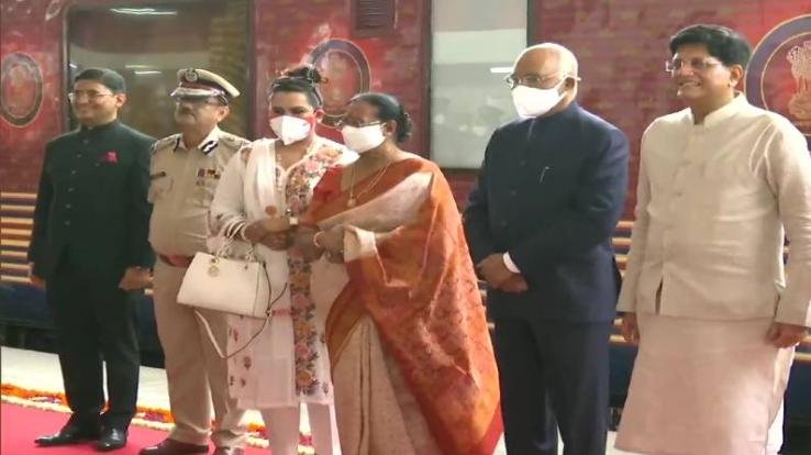 President Ramnath Kovind left for Kanpur by special train