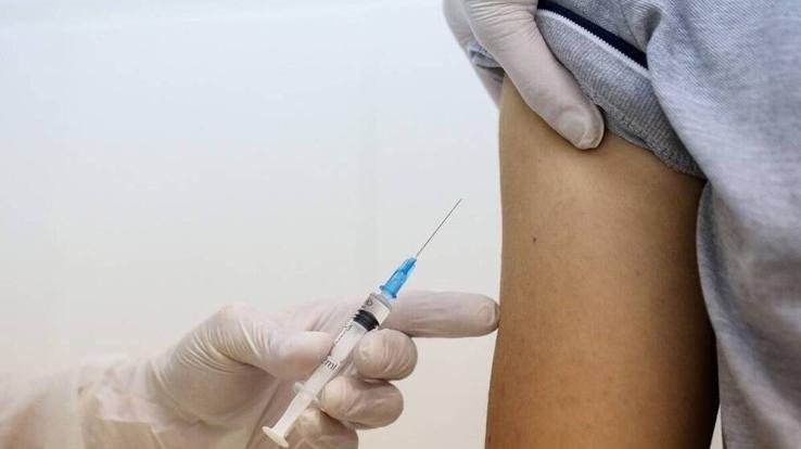 सोलन : विदेश जाने वाले लोग लगवाए कोरोना का दूसरा टीका  - मुख्य चिकित्सा अधिकारी