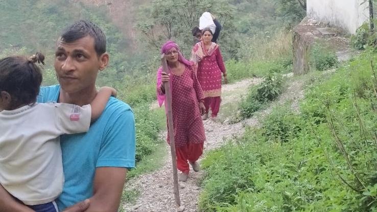 कुनिहार : आजादी के 7 दशक बाद भी नहीं पहुंची सड़क