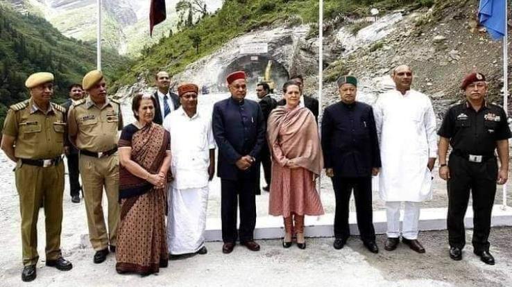 शिमला : अटल टनल में पुनः स्थापित की जाए सोनिया गांधी की शिलान्यास पटिका 