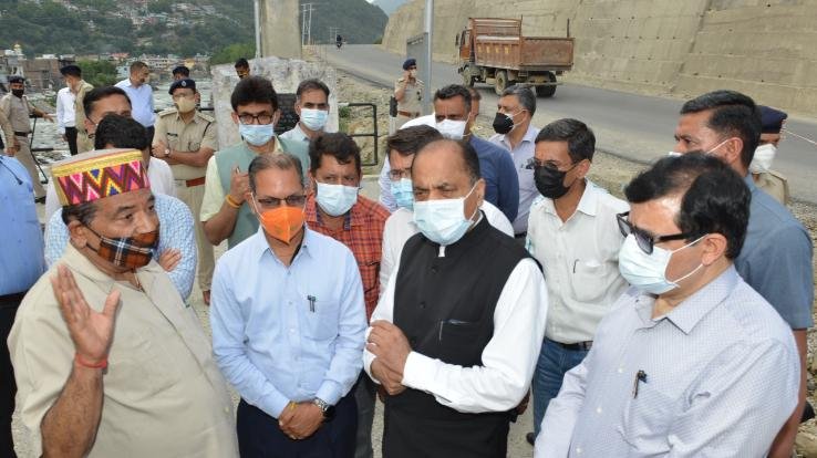 कुल्लू :भूतनाथ पुल के उचित रख-रखाव के लिए निर्देश जारी 