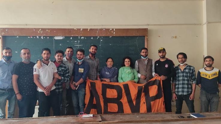 शिमला : विवेकानंद नगर की कमान डा.सुनीता ठाकुर और गौरव के हाथ : एबीवीपी