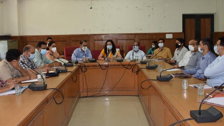 सोलन : ‘मास्क पहनो, कोरोना रोको’ नियम के पालन को जीवन का अभिन्न अंग बनाएं - उपायुक्त