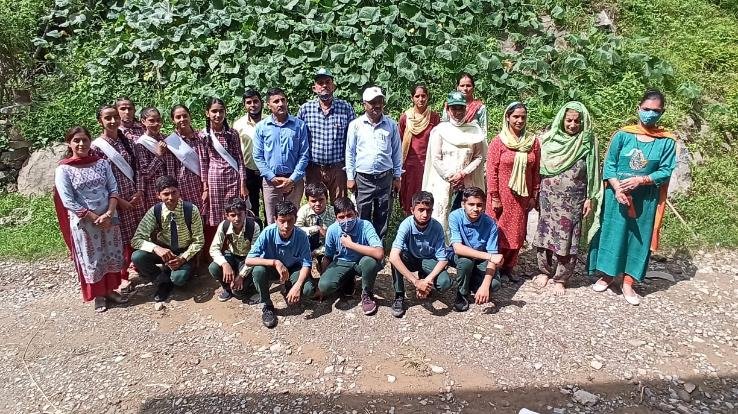 दाड़लाघाट :  'एक पेड़ मेरे स्कूल के नाम' अभियान का शुभारंभ