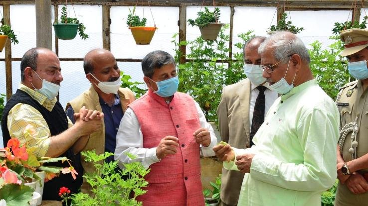 शिमला : राज्यपाल ने उच्च उत्पादन और रोग प्रतिरोधक सेब किस्मों के शोध पर दिया बल