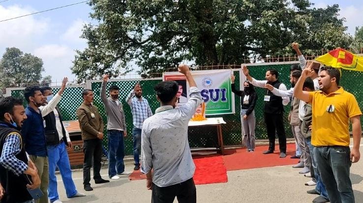 शिमला : NSUI ने नासिर खान की पुण्यतिथि पर दी श्रद्धांजलि