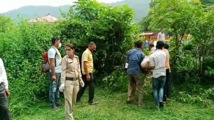देहरा: भंगवार में सड़क किनारे मिला महिला का शव