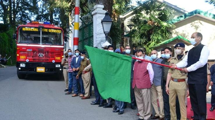Chief Minister Jai Ram Thakur flagged off 17 fire vehicles