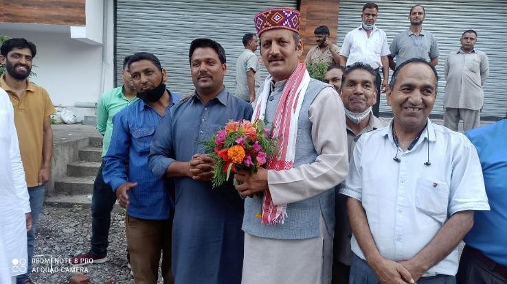 दाड़लाघाट : भाजपा के वरिष्ठ कार्यकर्ताओं ने डॉ राकेश बबली से की शिष्टाचार भेंट