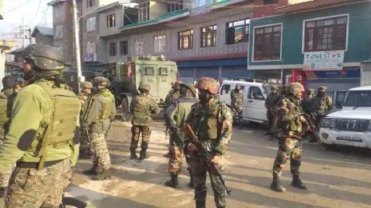 One terrorist killed in encounter in Pampore area of Jammu and Kashmir, operation continues