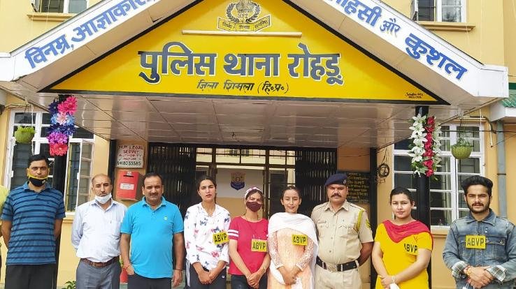 रोहड़ू : एबीवीपी ने पुलिस के जवानों के साथ मनाया रक्षाबंधन