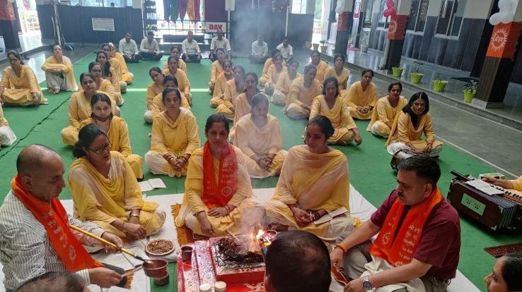 ज्वालामुखी : डीएवी भडोली स्कूल में सात दिवसीय चल रहे चरित्र निर्माण शिविर का समापन