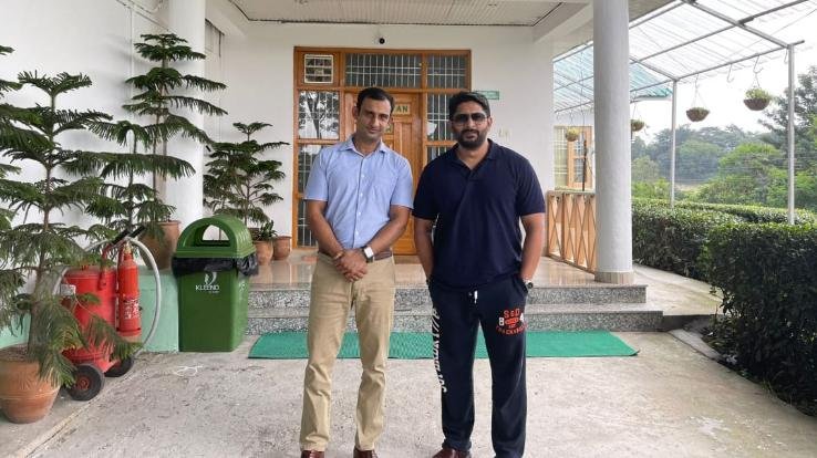 पालमपुर : अरशद वारसी ने रविवार को ठाकुरद्वारा में किया हिमालयन टी फैक्ट्री का विज़िट