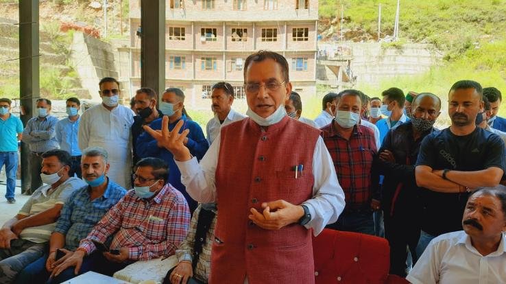 During apple season, leave opposition politics and focus on statistics: Suresh Bhardwaj