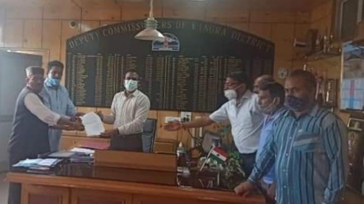 देहरा: डीसी कांगड़ा से मिला किसान सभा रियासत डाडासीबा प्रतिनिधिमंडल