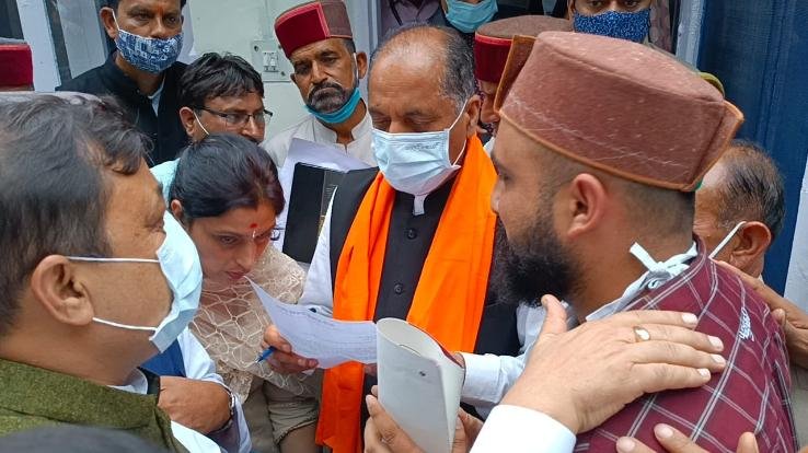 सराहां : हाटी समिति राजगढ़ इकाई ने मुख्यमंत्री से मिलकर अपनी मांगों को लेकर सौंपा ज्ञापन