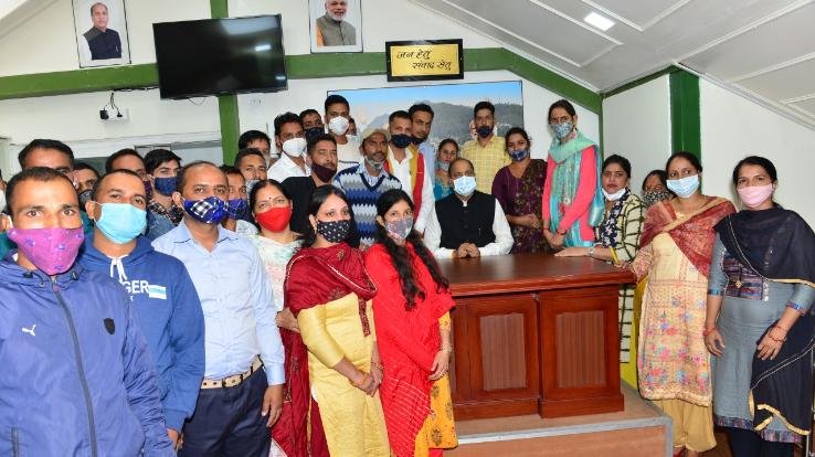 शिमला : एस.सी.वी.टी.पी.टी.आई. संघ मण्डी के प्रतिनिधिमण्डल ने मुख्यमंत्री से की भेंट