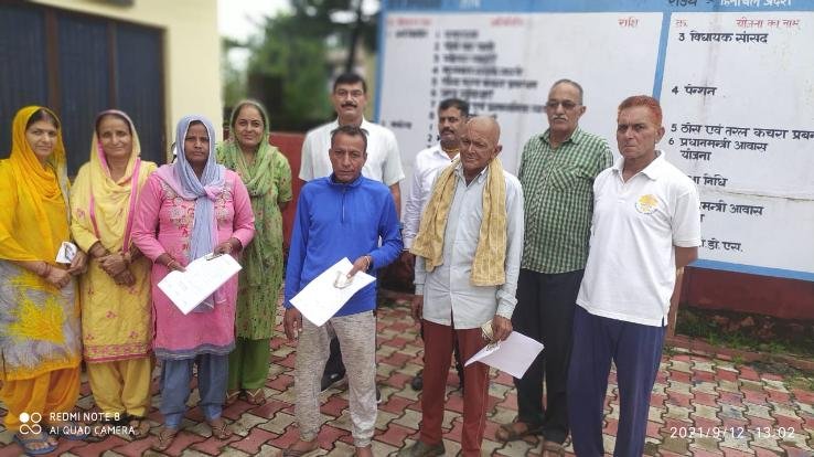 ज्वालामुखी : लोक कल्याण कमेटी लुथान ने की जरूरतमंद परिवारों की मदद