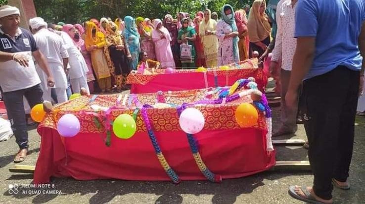 pyre of husband and wife burnt at one time