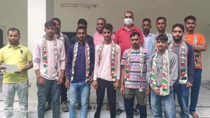 ज्वालामुखी उपमंडल में युवाओं ने थामा कांग्रेस का दामन