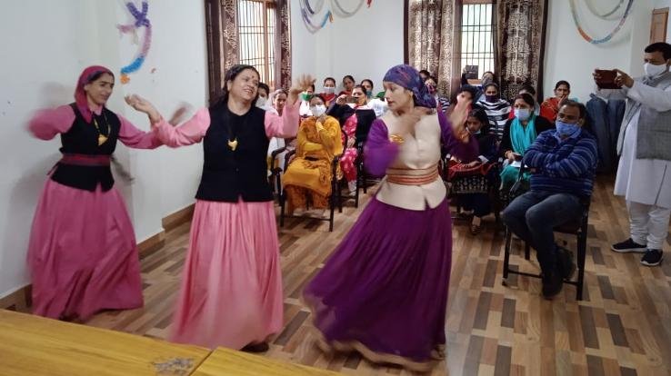 शिमला : लोक नाट्य के माध्यम से विभिन्न विकास योजनाओं के बारे में लोगों को किया जागरूक