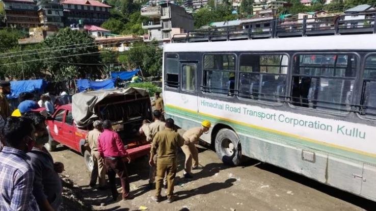 Kullu: Bus driver of HRTC scorched due to electrocution
