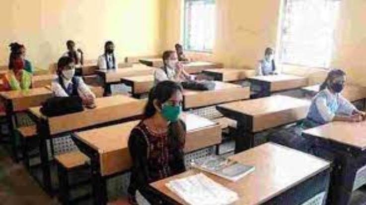 Shimla: Schools from class 9th to 12th open with Corona rules