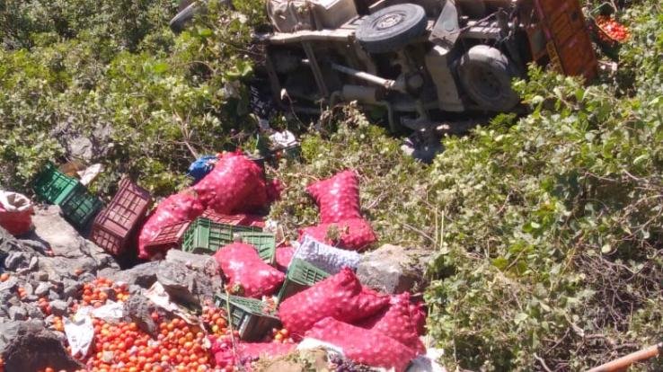 Shimla: Pickup overturned in Chaupal, no loss of life