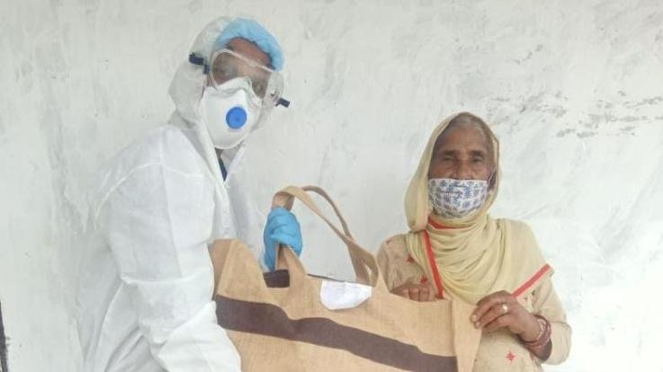 ज्वालामुखी : सेना ने खुंडिया तहसील की वीर नारियों को जन्म दिवस पर दिए उपहार