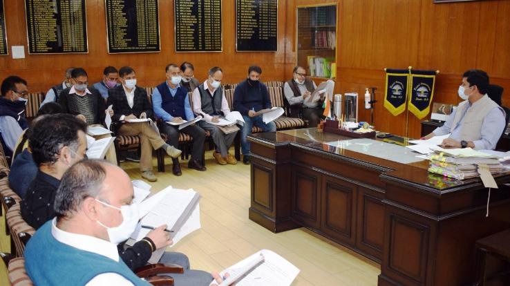 Deputy Commissioner Aditya Negi took a meeting regarding the preparation of the by-election