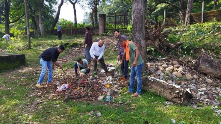 जसवां:परागपुर-भारतीय जनता युवा मोर्चा ने डाडा सीबा में चलाया स्वच्छ्ता अभियान 