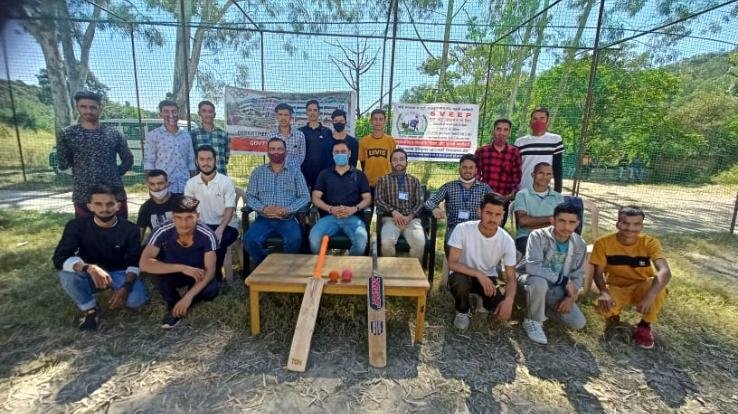 Solan: By organizing a cricket competition in Arki, told the importance of vote