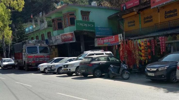 Darlaghat: People are facing problems due to parking problem