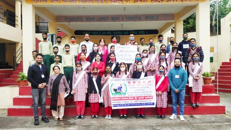 Solan: Information about EVM and VPPAT given to the people under SVEEP program