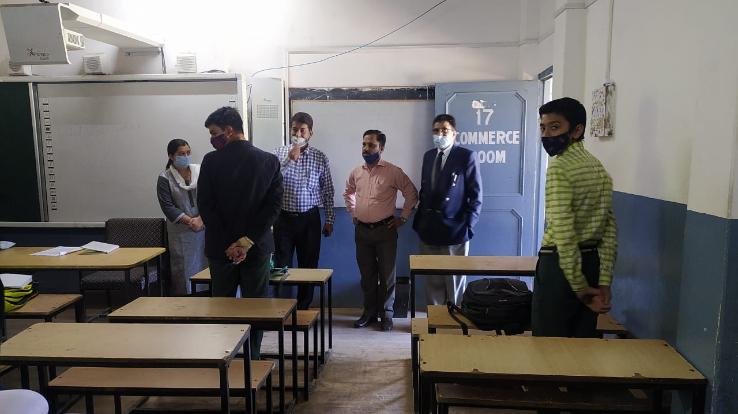 Darlaghat: Surprise inspection at Government Adarsh Senior Secondary School, Dhundan