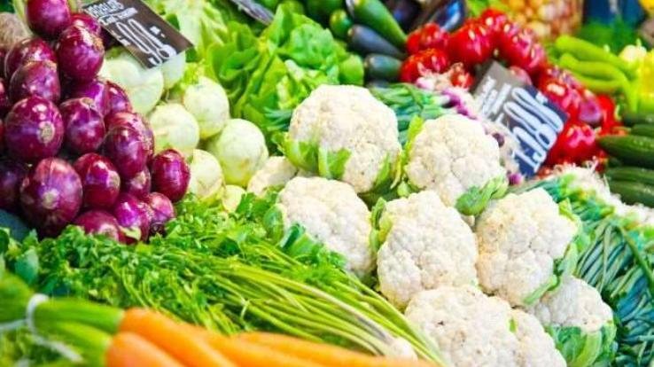 Inflation hit in festive season, prices of vegetables and fruits rise