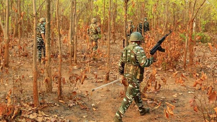Police killed three Naxalites in encounter on Telangana-Chhattisgarh border, many weapons recovered