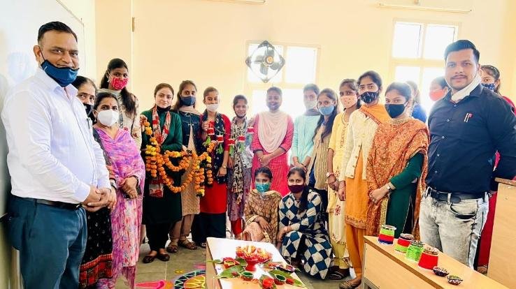 Kangra: Competition organized on the occasion of Green Diwali in Jwalaji Mahavidyalaya