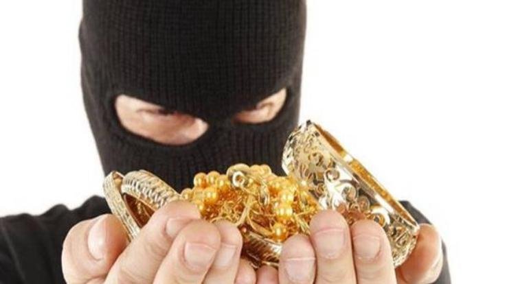 Shimla: Thieves took away gold ornaments and cash from home