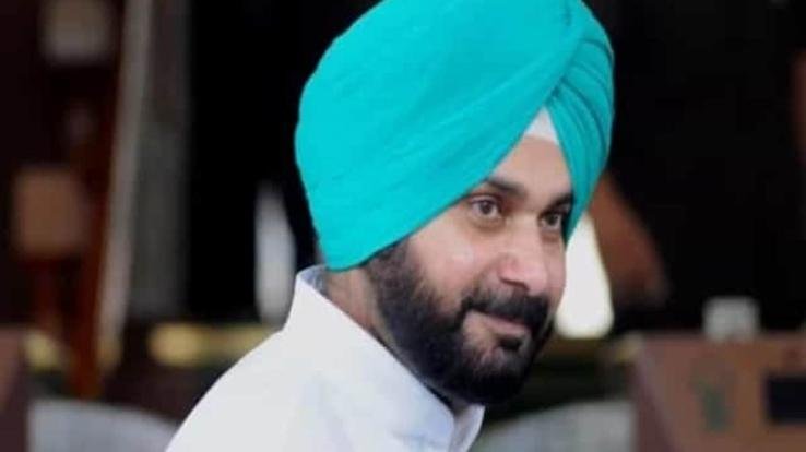 Navjot Singh Sidhu became difficult for the party, both persuading and removing became difficult