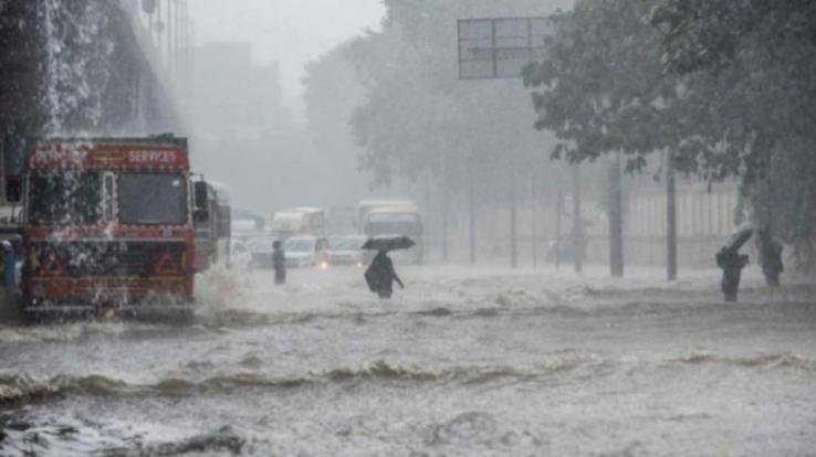 Heavy rains wreaked havoc in Tamil Nadu, Orange alert issued in many districts