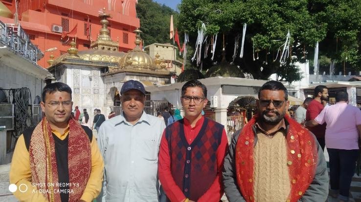 Jwalamukhi: Department Organization Minister of Vishwa Hindu Parishad, Faridabad took the blessings of Mother Jawalaji