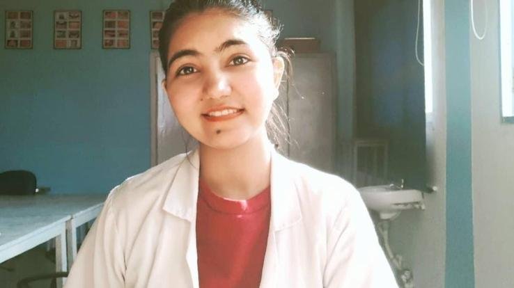 Nandini of Paonta Dental College got first place in MDS examination across the state