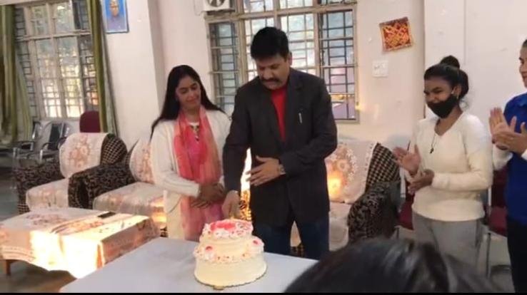 Dehra: SDM Dehra Dhanveer Thakur celebrated his birthday at Balika Ashram