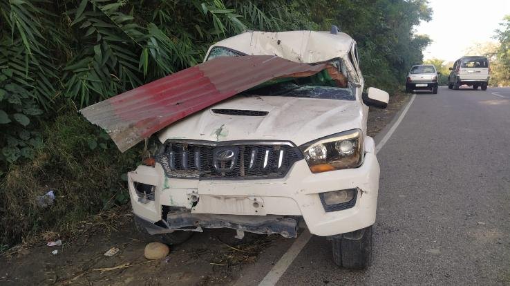 Rakkad: A car collided with a bakery shop, one person died